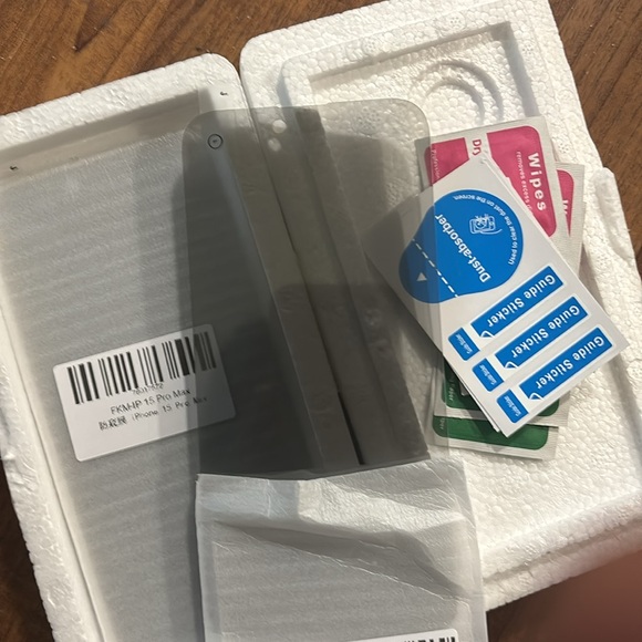 iPhone 15 Plus & Pro Max Screen Protector - Picture 3 of 4